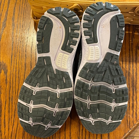 Brooks ghost 13 excellent condition - Picture 9 of 11